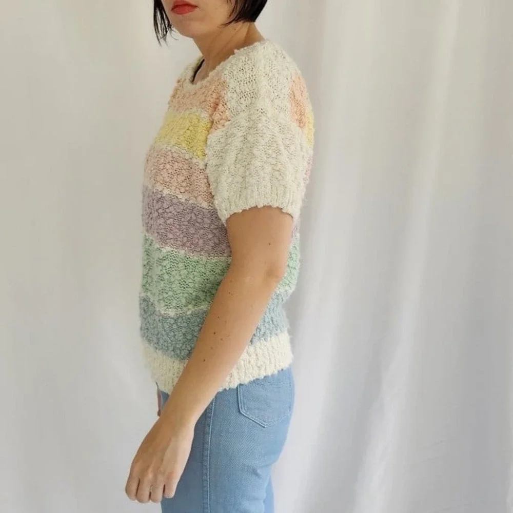 80s‎ Pastel Rainbow Striped Sweater - Picture 2 of 4